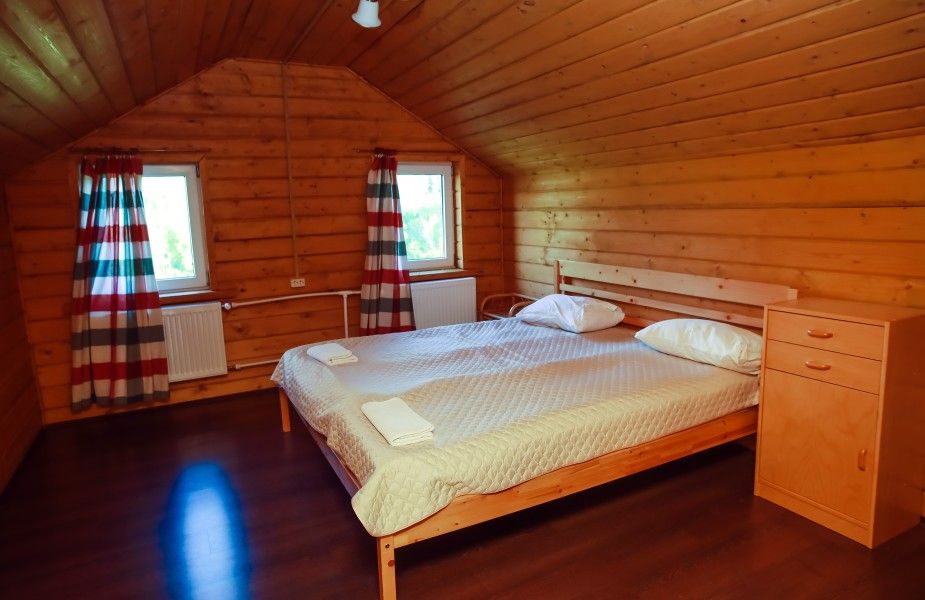 Номер 7-местный 2-комнатный (в доме №9, левая часть)