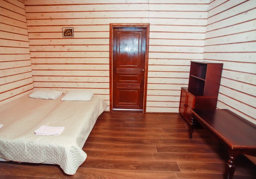 Номер 7-местный 2-комнатный (в доме №9, левая часть)