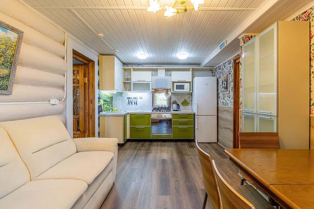 Дом 7-местный 3-комнатный (№6, с беседкой)