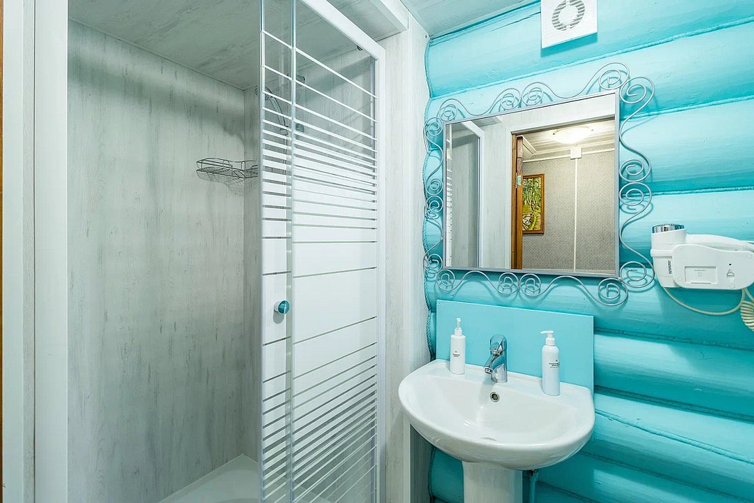 Дом 7-местный 3-комнатный (№6, с беседкой)