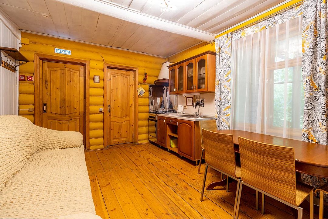 Номер 5-местный 2-комнатный (без вида)