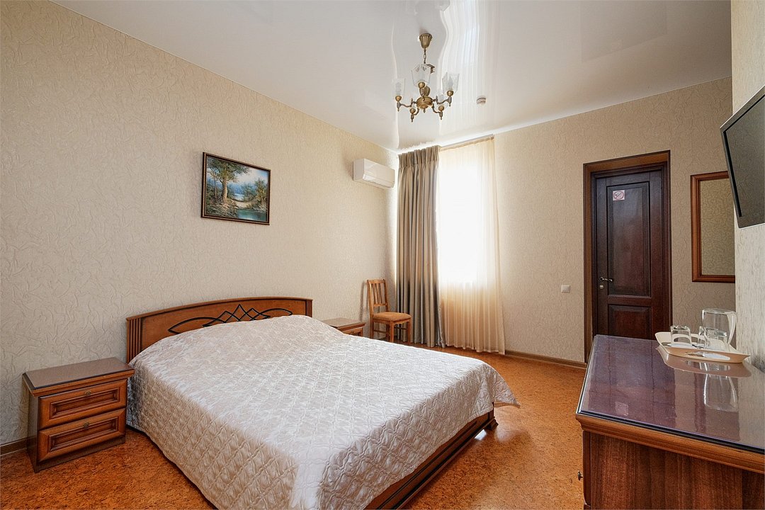 Люкс 3-местный 2-комнатный (с балконом)