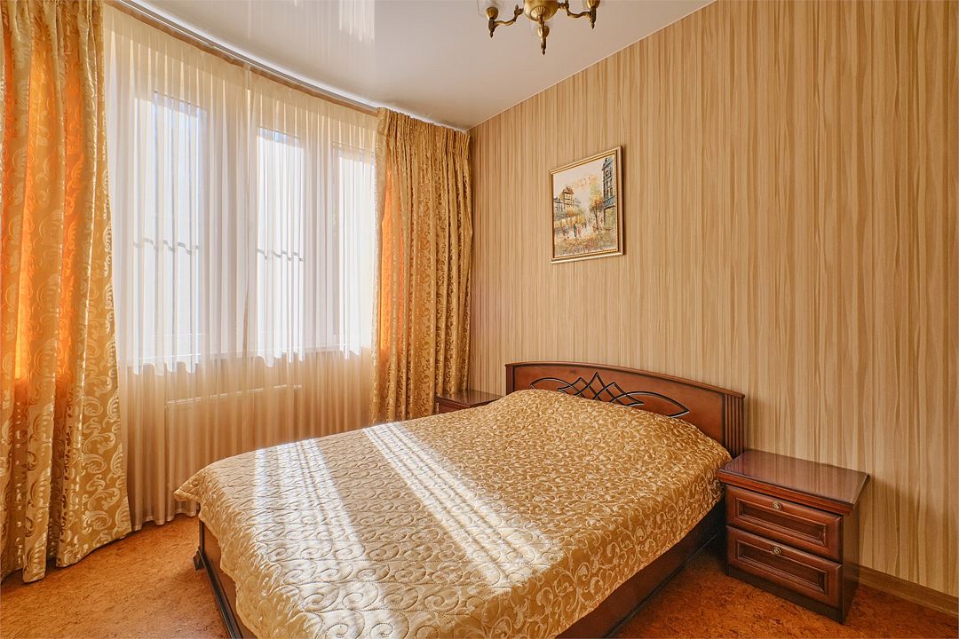 Люкс 4-местный 2-комнатный (с балконом)