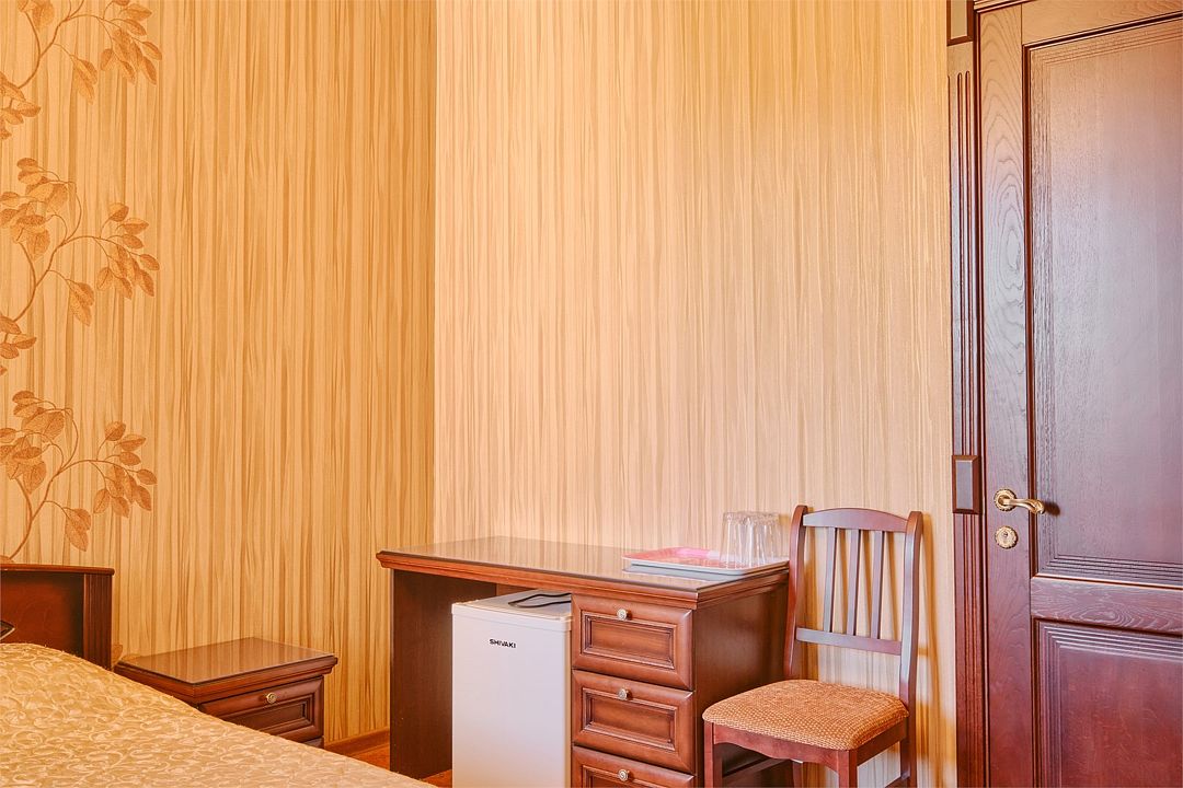 Люкс 4-местный 2-комнатный (с балконом)