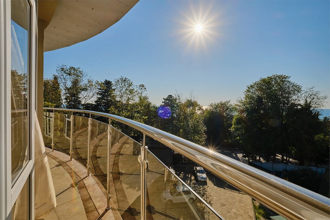 Люкс Улучшенный 4-местный 2-комнатный (с балконом)