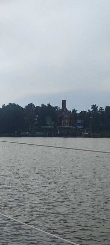 Фото 1 из отзыва о гостевом доме Замок на озере Увильды