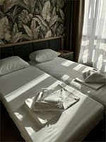 2х-комн.Апартаменты с балконом и кухней, Гостевой дом Корона, Адлер