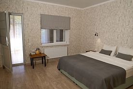 Двухместный полулюкс с балконом и с красивым видом из окна двуспальная кровать, Гостевой дом Гостевой дом Aydin El, Карачаевск