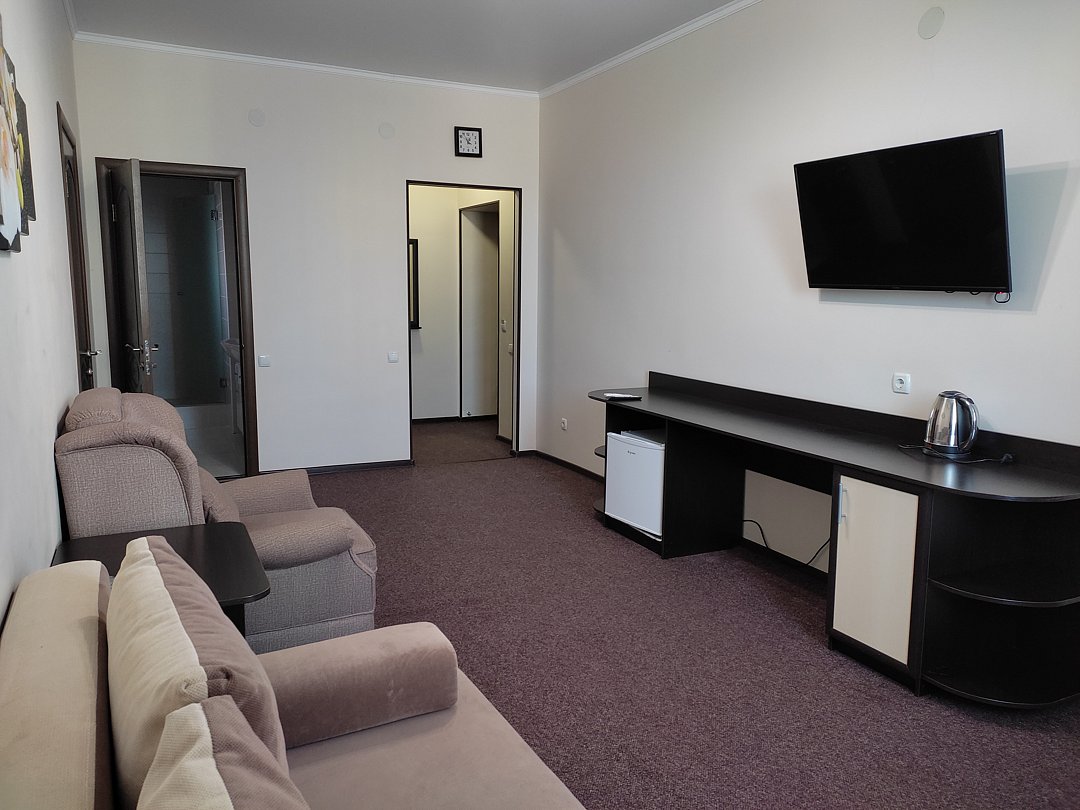 Люкс 4-местный 2-комнатный