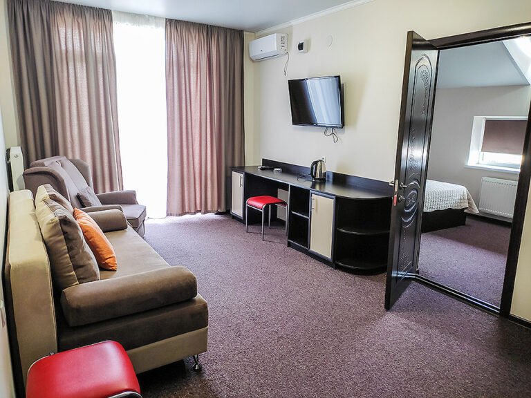 Люкс Улучшенный 4-местный 2-комнатный