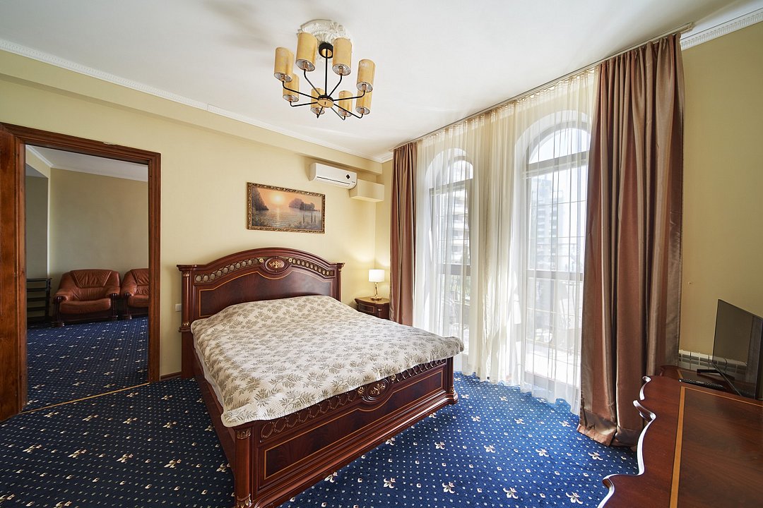 Люкс 3-местный 2-комнатный (№2)