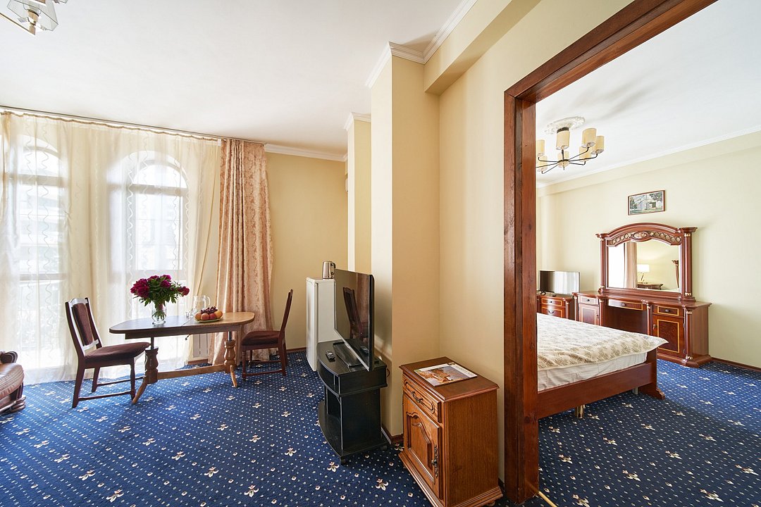 Люкс 3-местный 2-комнатный (№2)