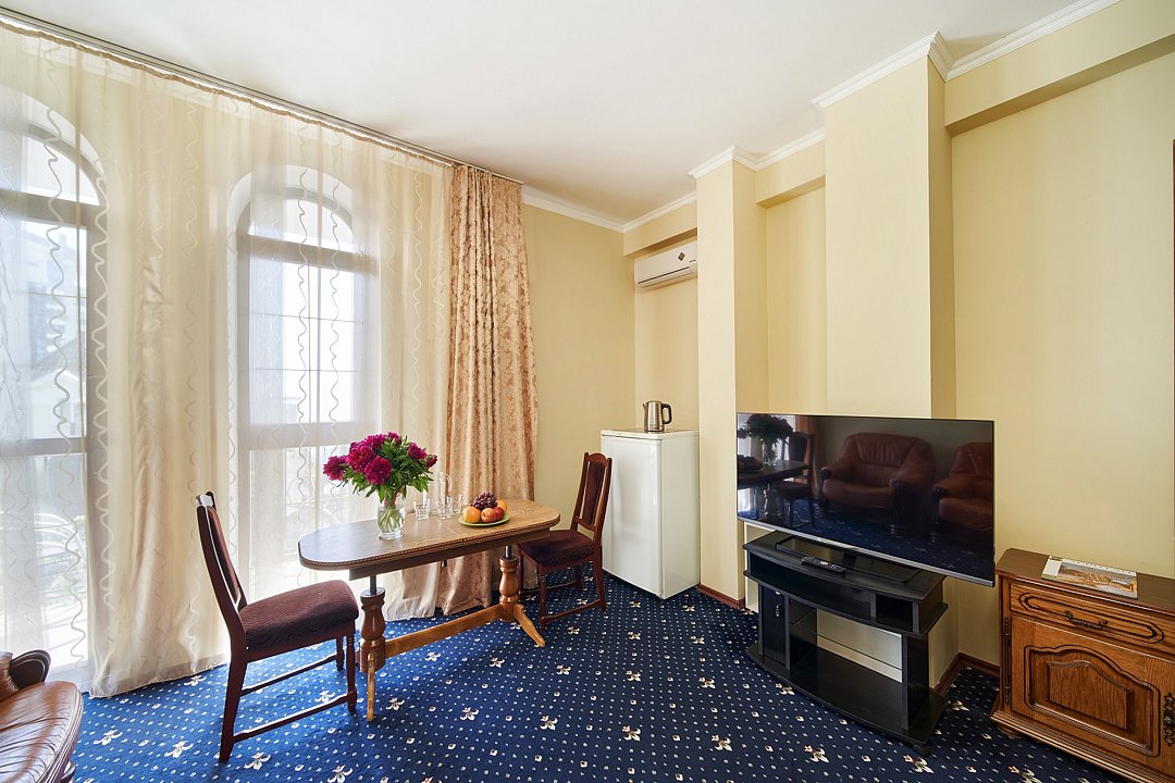 Люкс 3-местный 2-комнатный (№2)