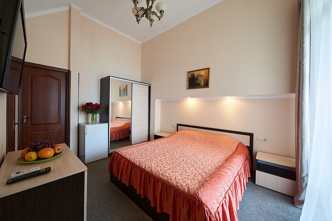 Улучшенный 2-местный 1-комнатный (с видом на море №12)