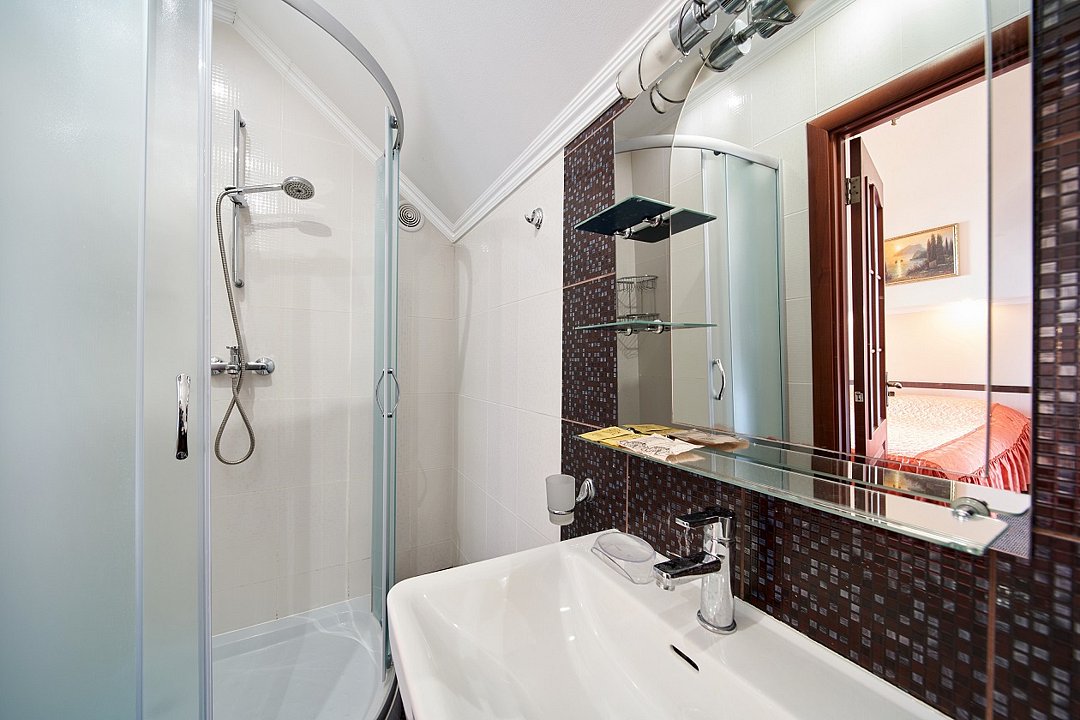 Улучшенный 2-местный 1-комнатный (с видом на море №12)