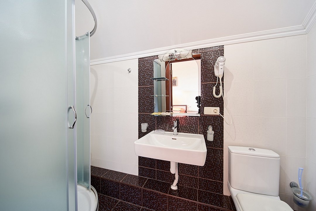 Улучшенный 2-местный 1-комнатный (с видом на море №12)