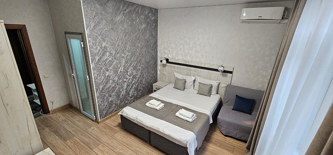 Стандартный 4-местный (с выходом на бассейн)