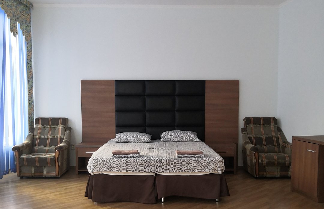 Стандартный 2-местный (с удобствами на этаже)