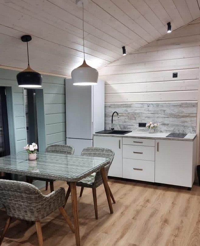 Барн 6-местный 3-комнатный Мята