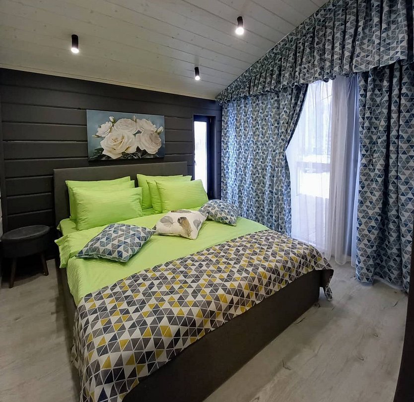 Барн 6-местный 3-комнатный Рояль