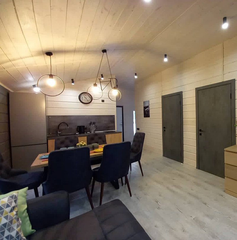 Барн 6-местный 3-комнатный Рояль