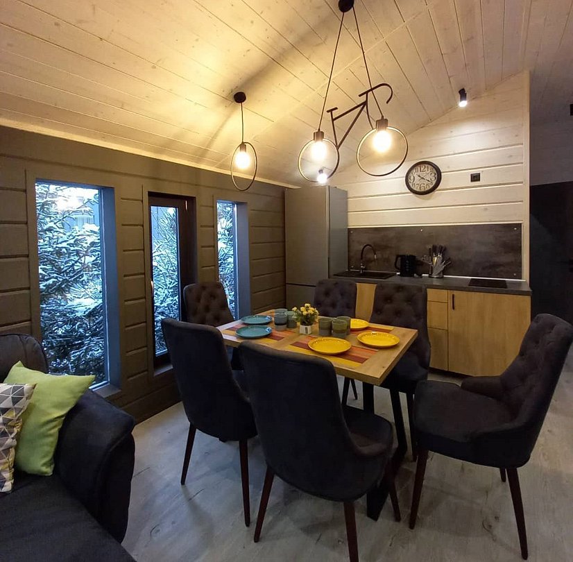 Барн 6-местный 3-комнатный Рояль