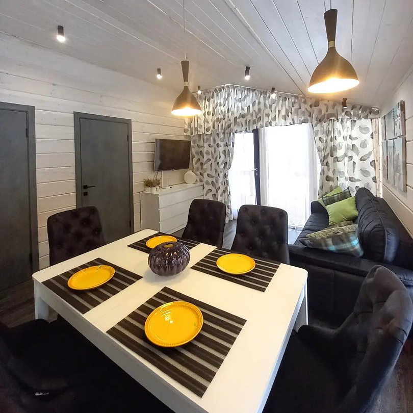 Барн 6-местный 3-комнатный Фламинго