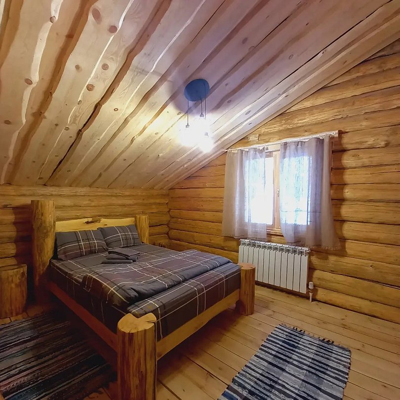 Изба 10-местный 3-комнатный