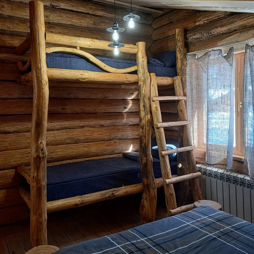 Изба 10-местный 3-комнатный