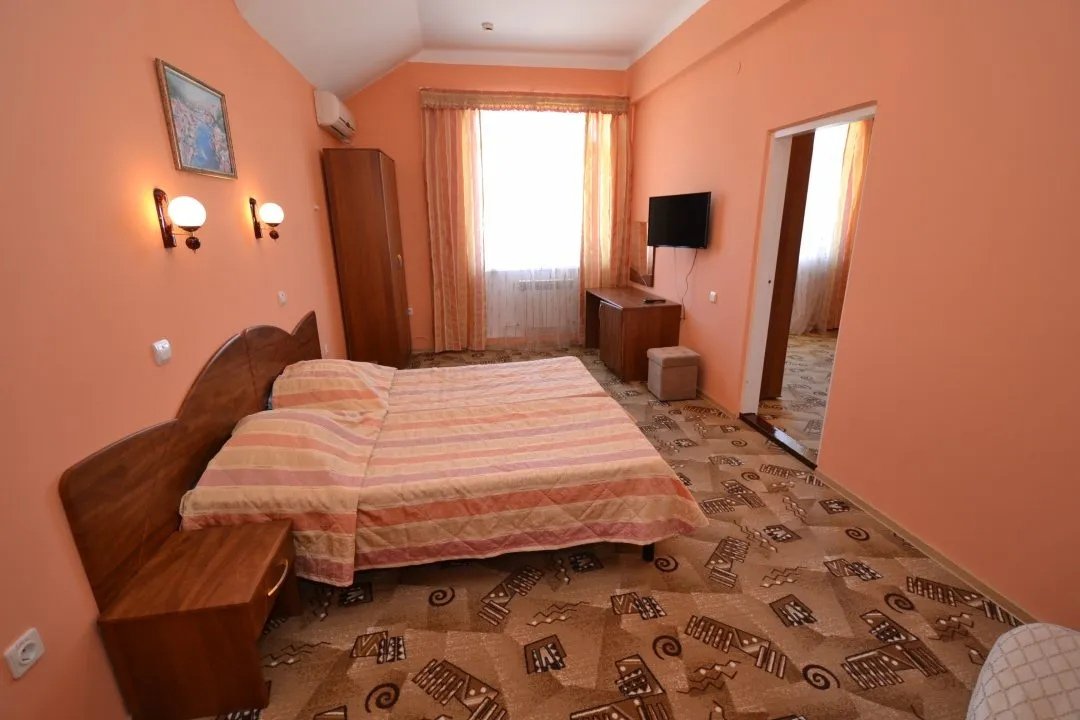 Люкс 4-местный 2-комнатный