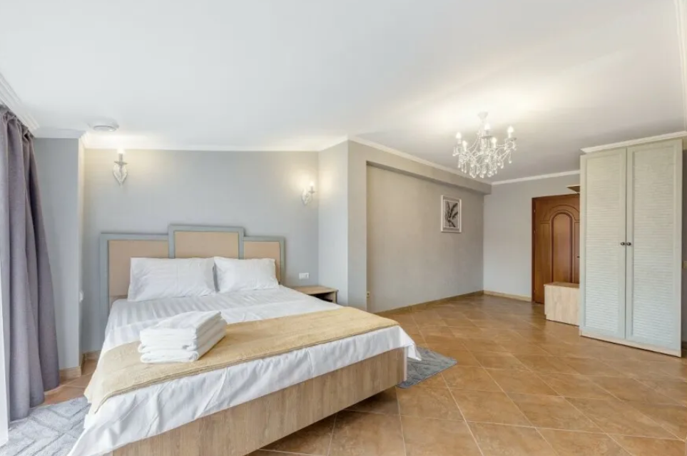 Делюкс 4-местный (с балконом)