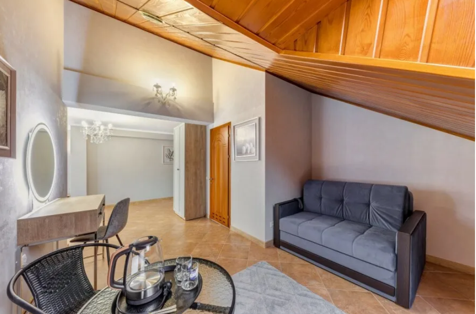 Делюкс 4-местный (с балконом)