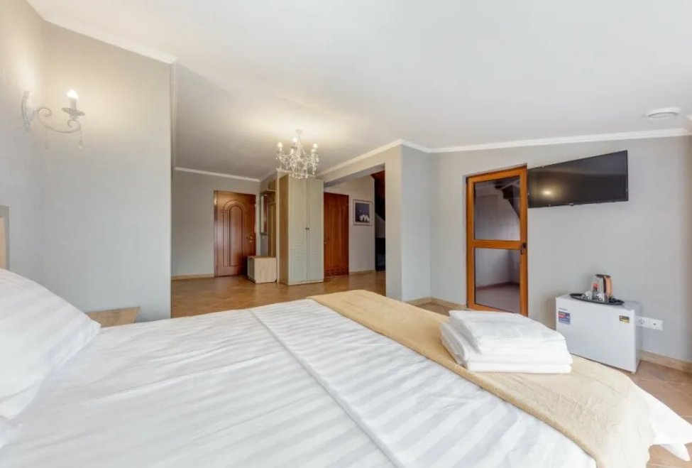 Делюкс 4-местный (с балконом)