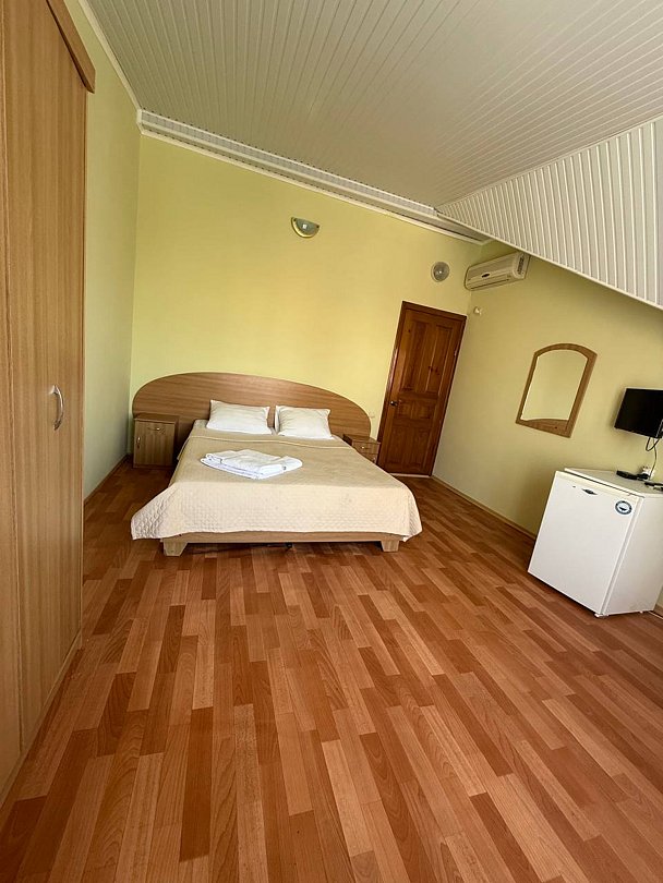 Номер 4-местный 2-комнатный №21