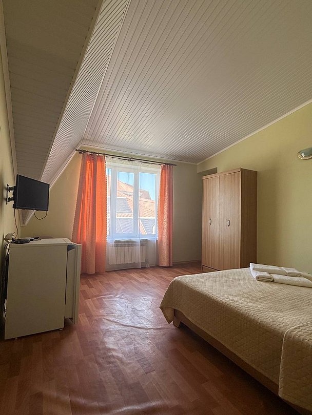 Номер 4-местный 2-комнатный №21