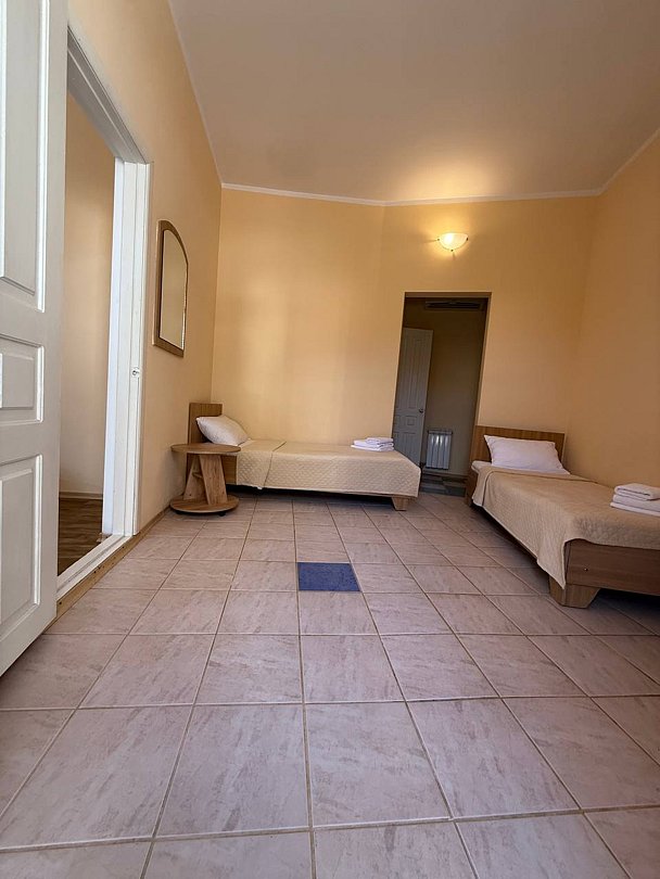 Стандартный 4-местный 2-комнатный №1