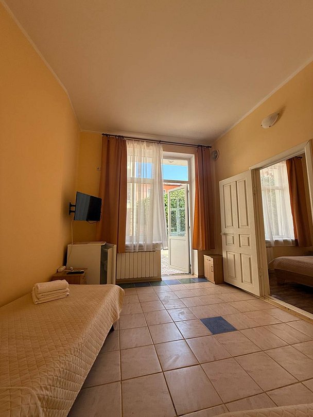 Стандартный 4-местный 2-комнатный №1