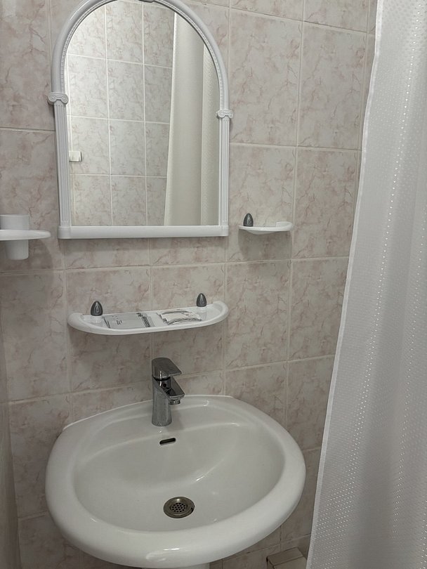 Улучшенный 4-местный 1-комнатный №8