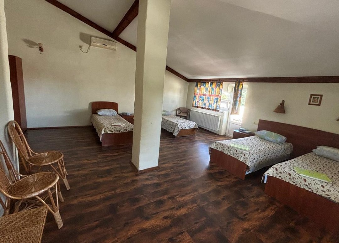 Номер 4-местный 1-комнатный №10