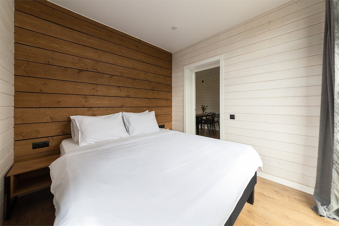 Коттедж 6-местный (с 2 спальнями, купелью и баней)