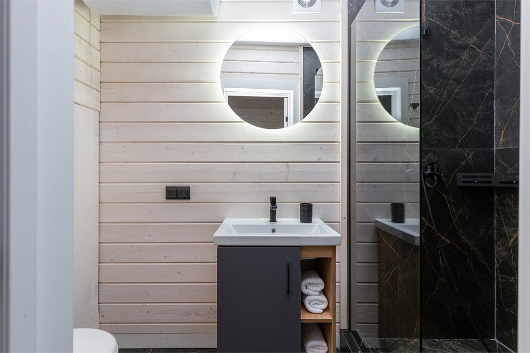 Коттедж 6-местный (с 2 спальнями, купелью и баней)