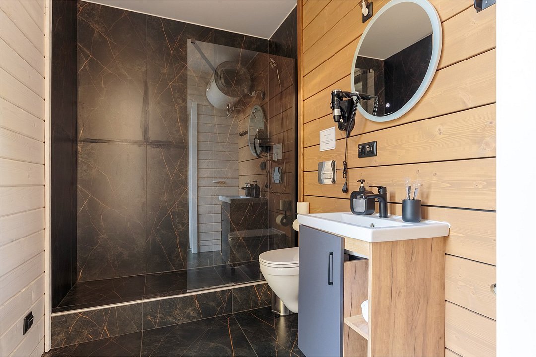 Коттедж ВИП Семейный 4-местный (с 1 спальней и купелью)