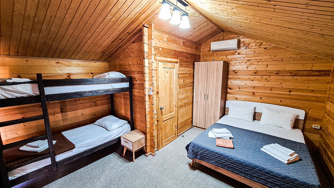 Домик 4-местный (с террасой)