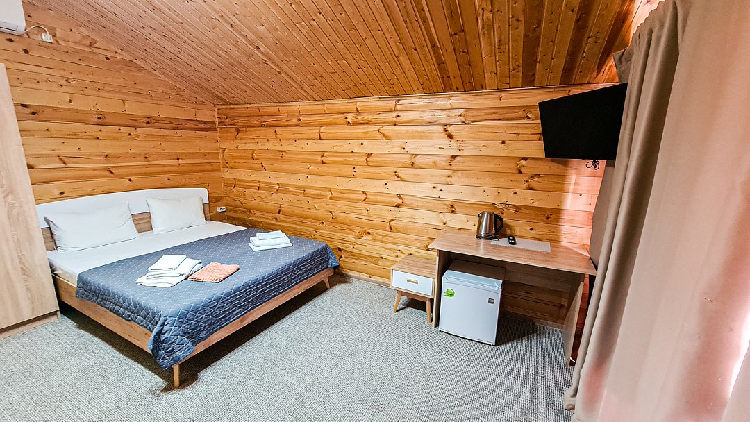 Домик 4-местный (с террасой)