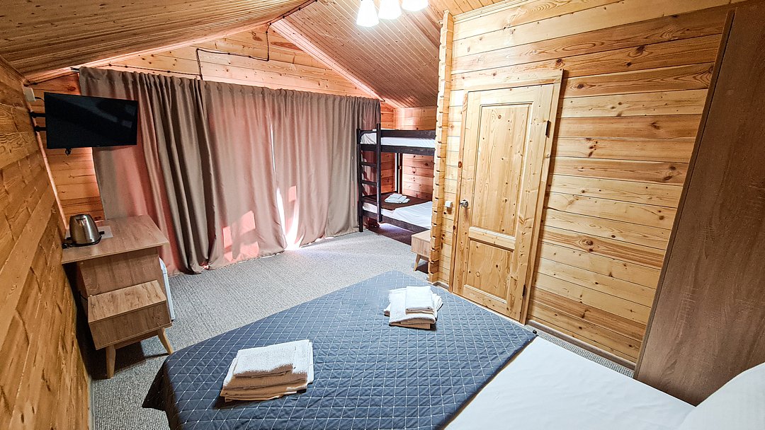 Домик 4-местный (с террасой)