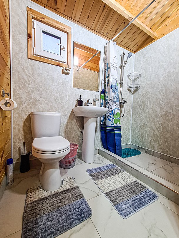 Домик 4-местный (с террасой)