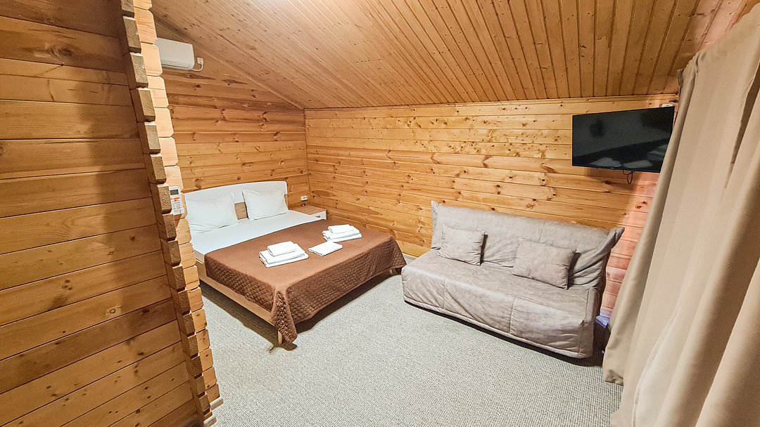 Домик 4-местный (с террасой)