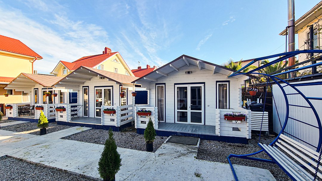 Домик 4-местный (с террасой)