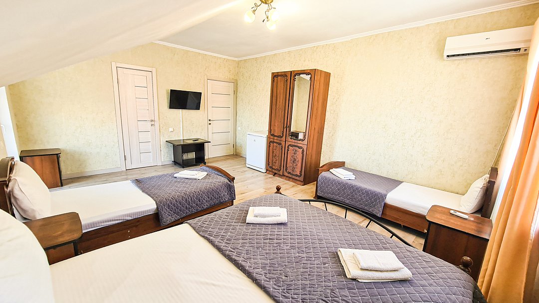 Комната 4-местная (с балконом)