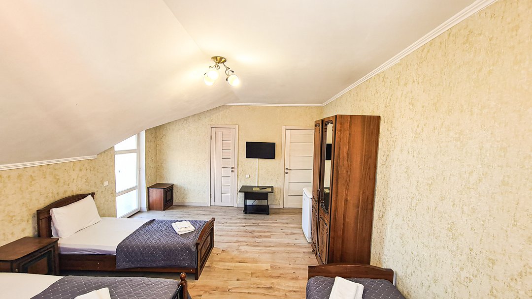 Комната 4-местная (с балконом)